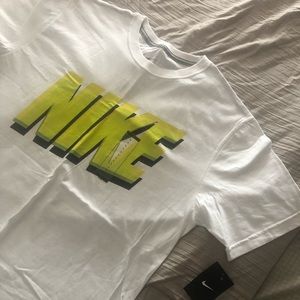 Brand new nike t shirt